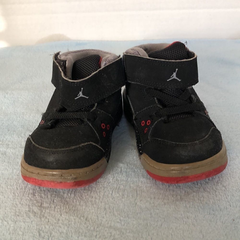 Jordan Shoes  - Picture 2 of 7